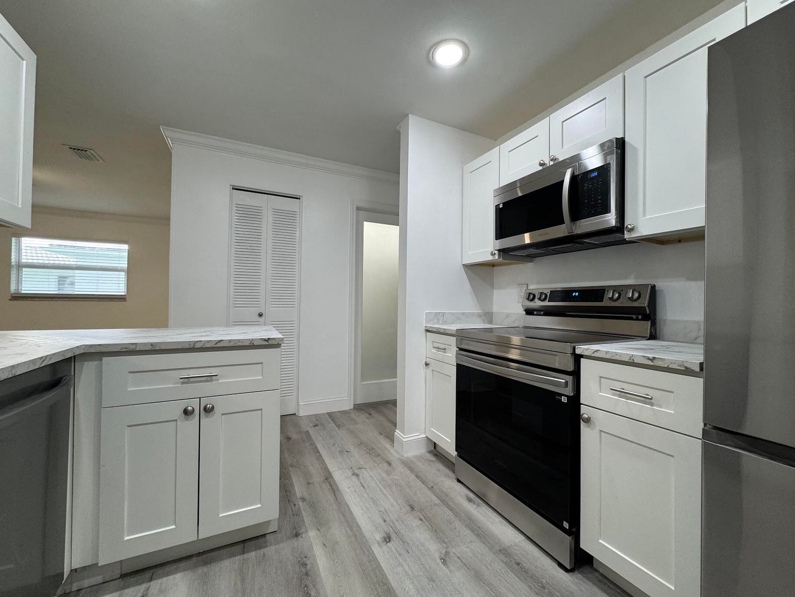 1331 W Campanelli Drive — photo 7