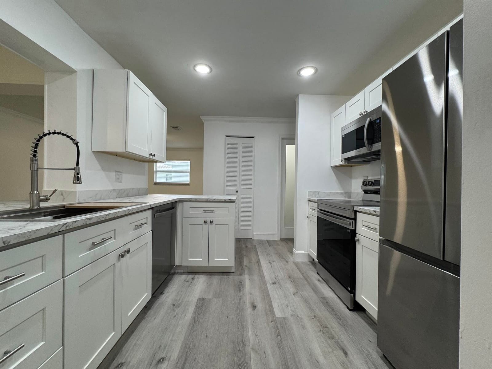 1331 W Campanelli Drive — photo 9