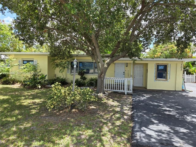 505 S Carolina Drive 505, Stuart, FL 34994