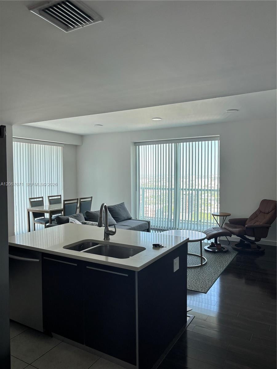 1900 N Bayshore Drive 4011 — photo 2