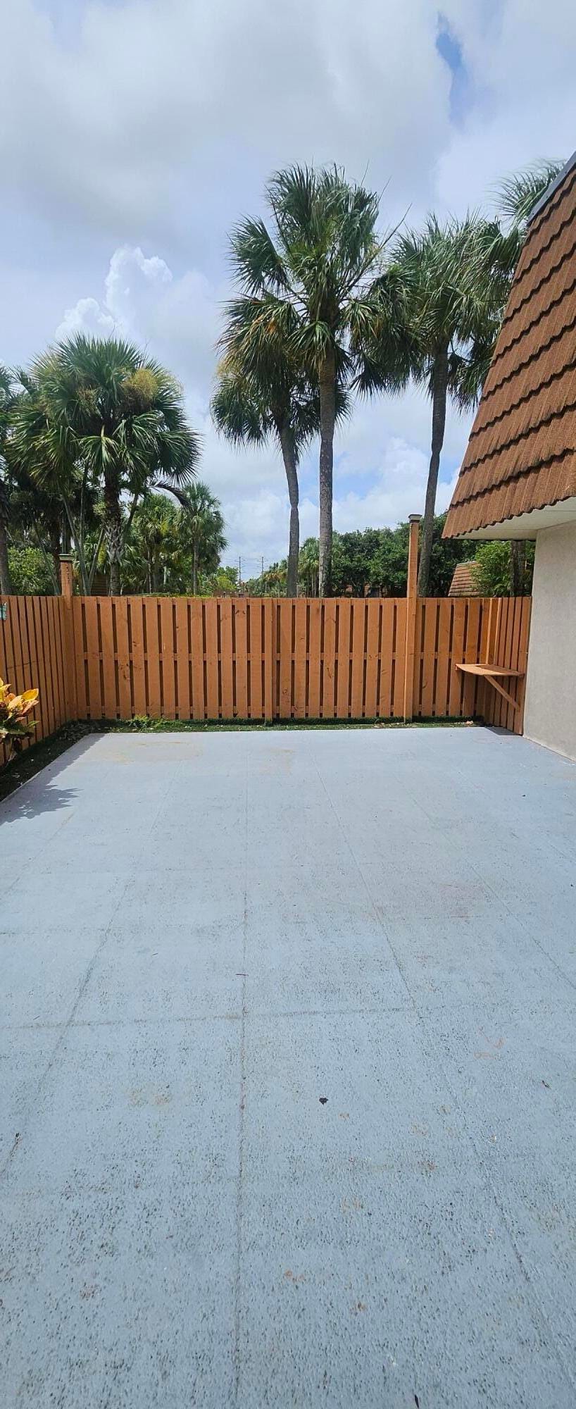 141 Heritage Way SE, West Palm Beach, FL 33407 photo 2