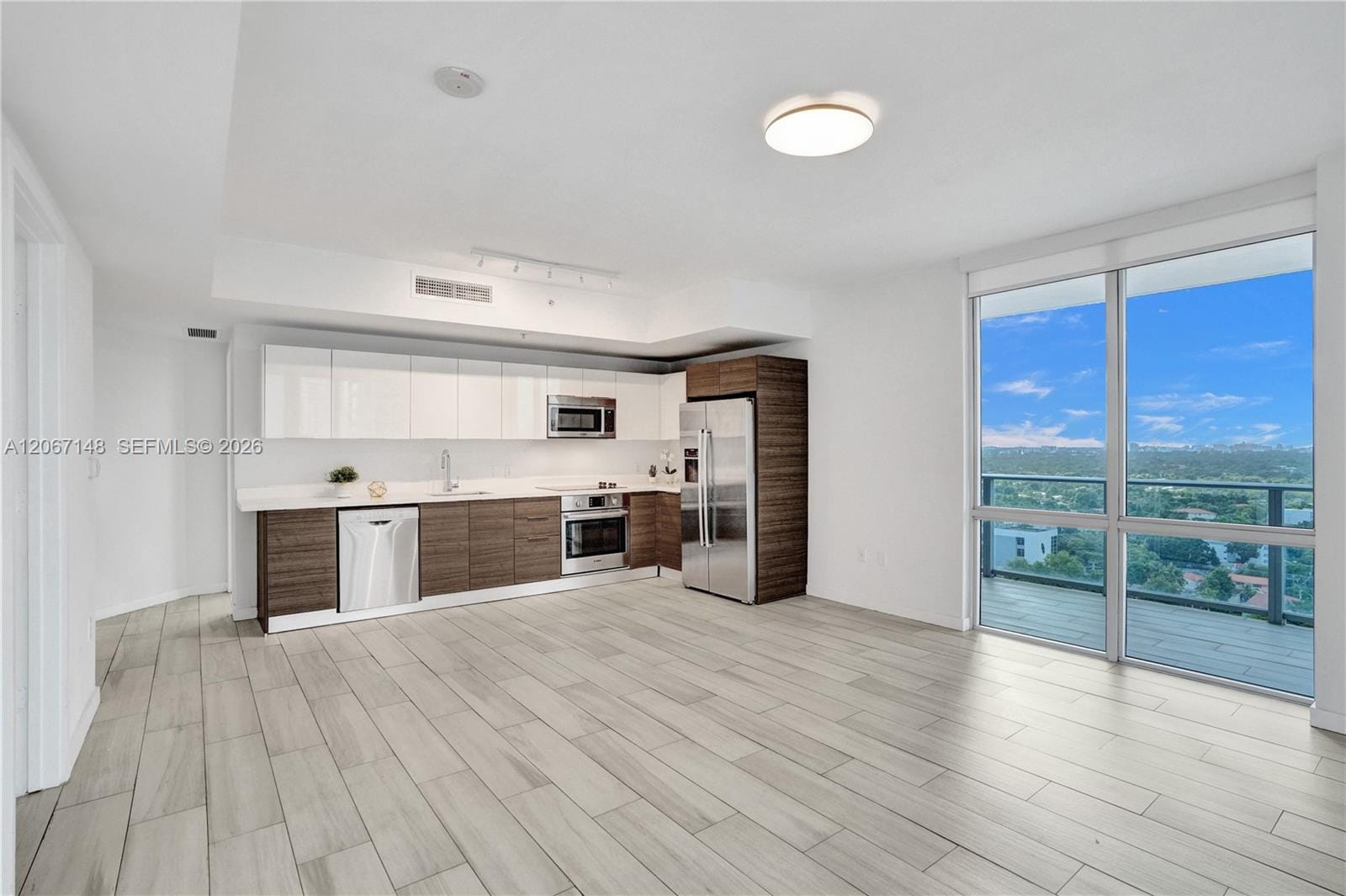 1010 SW 2nd Avenue 1708 — photo 4