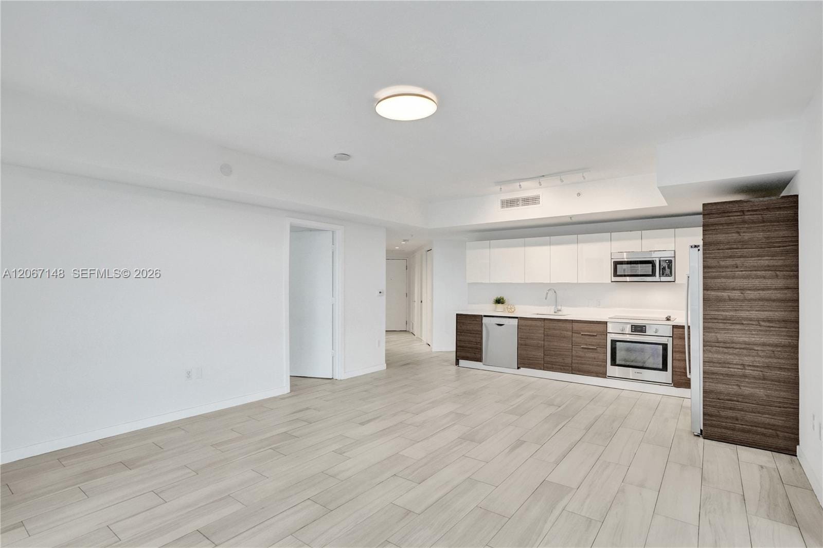 1010 SW 2nd Avenue 1708 — photo 7