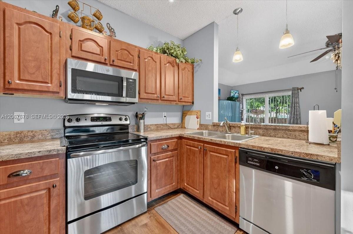 8601 SW 16th Street, Pembroke Pines, FL 33025 photo 13