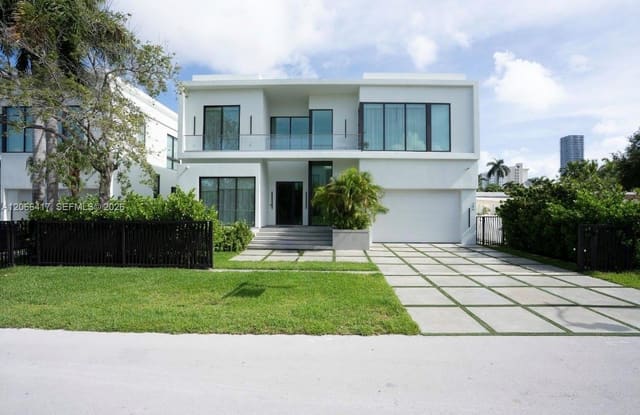 299 190th Street, Sunny Isles Beach, FL 33160