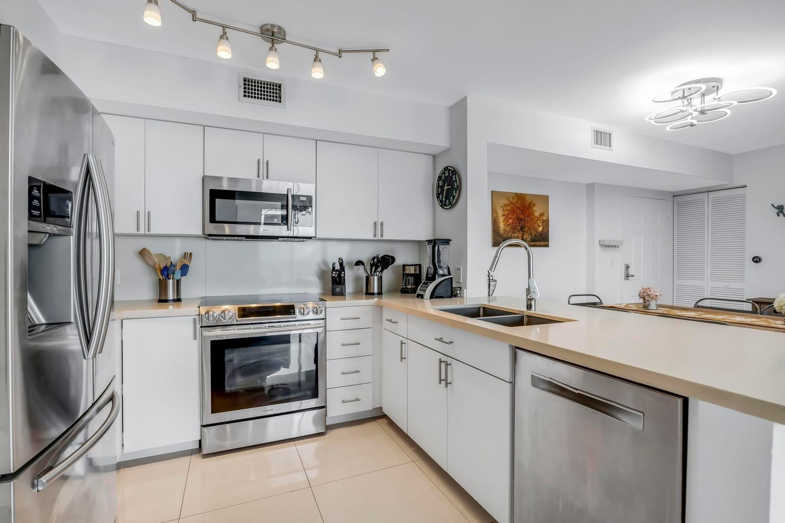 1155 BRICKELL BAY Drive 2509, Miami, FL 33131 photo 17