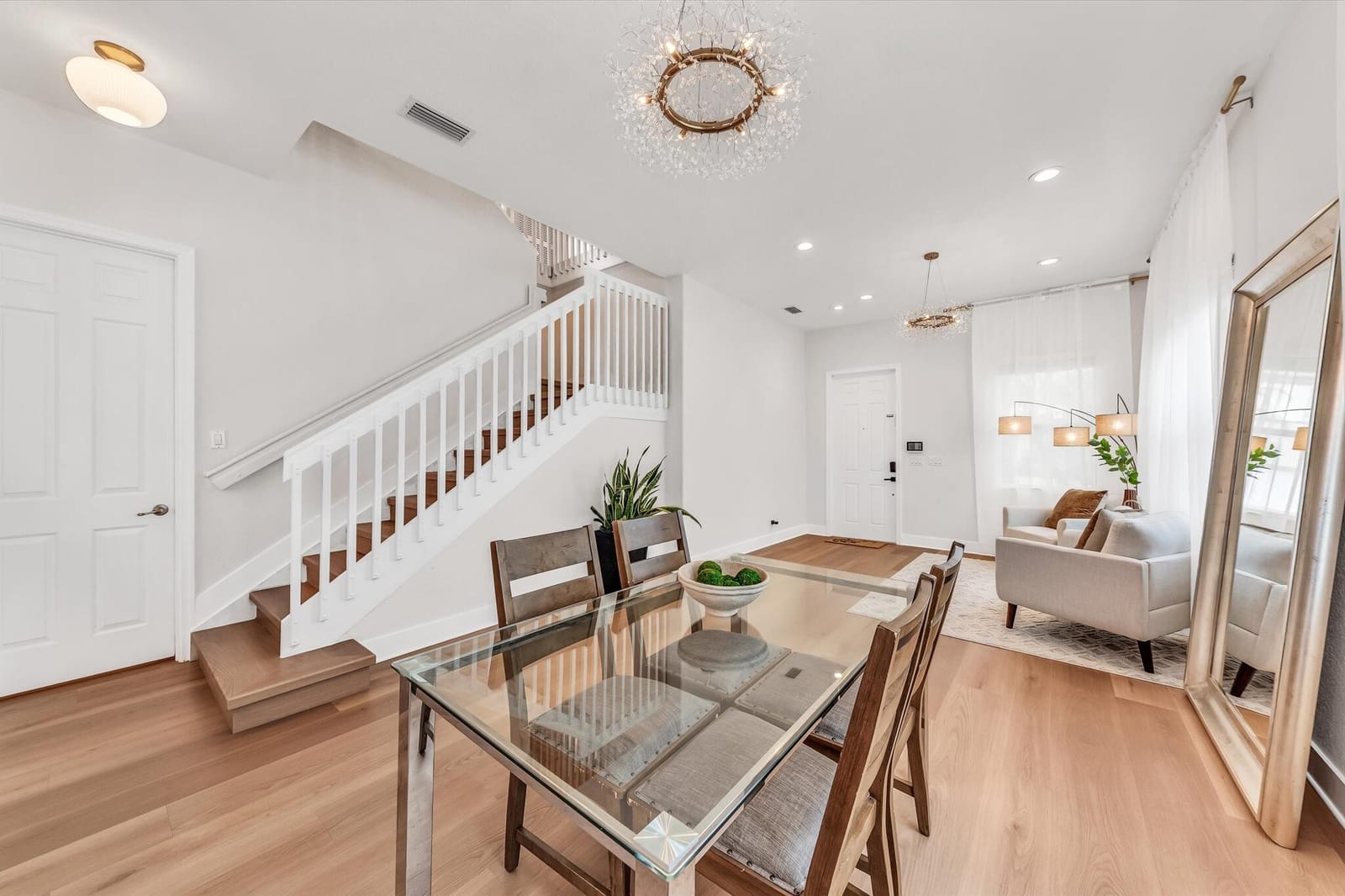 1070 Grove Park Circle — photo 4