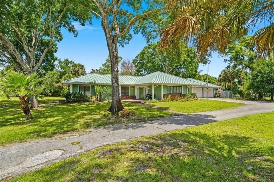 480 38TH Court, Vero Beach, FL 32968