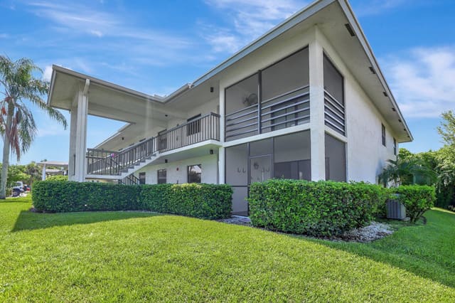 1200 SE Parkview Place F-5, Stuart, FL 34994