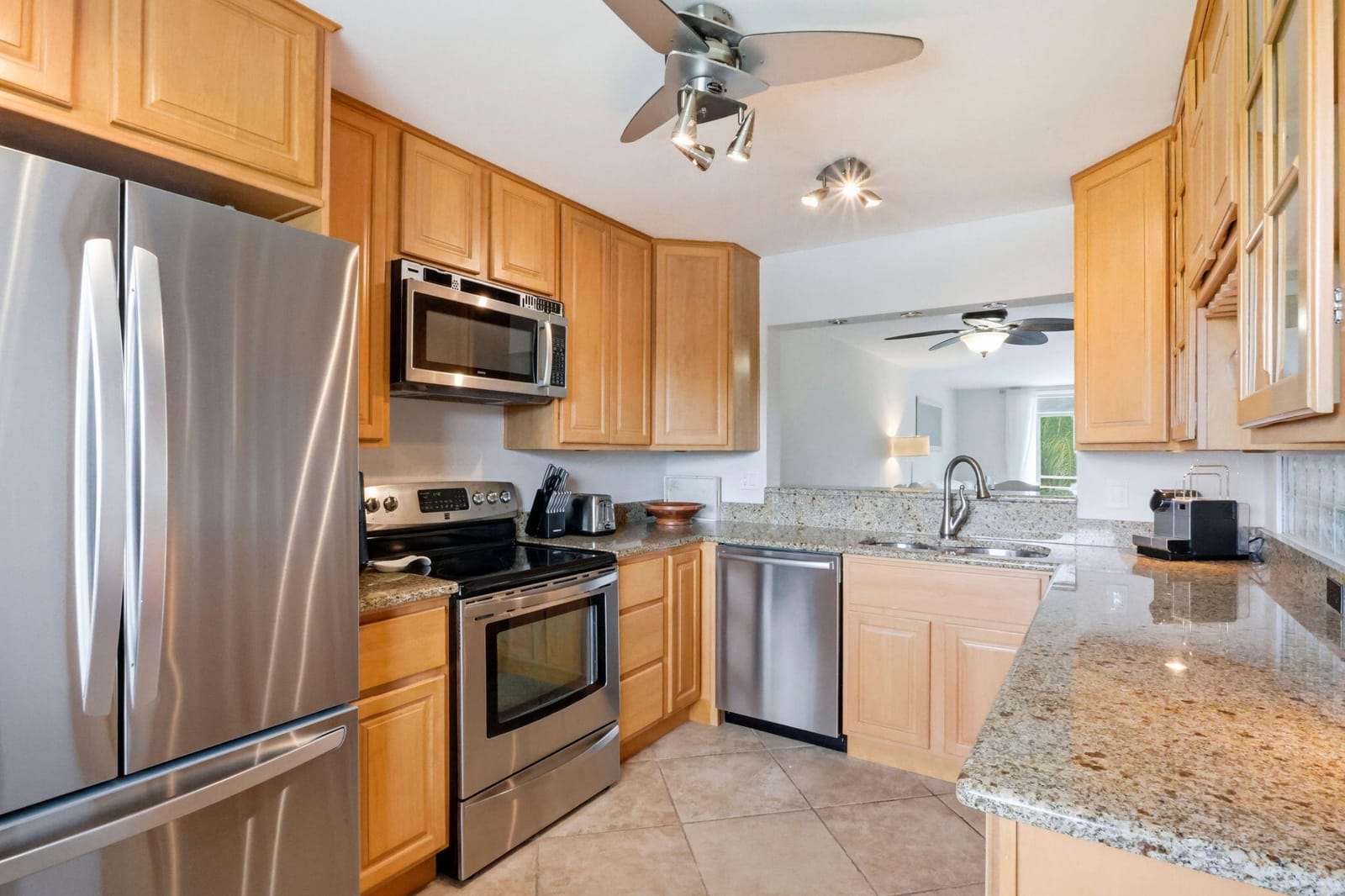 555 BANYAN TREE Lane E 410 — photo 6