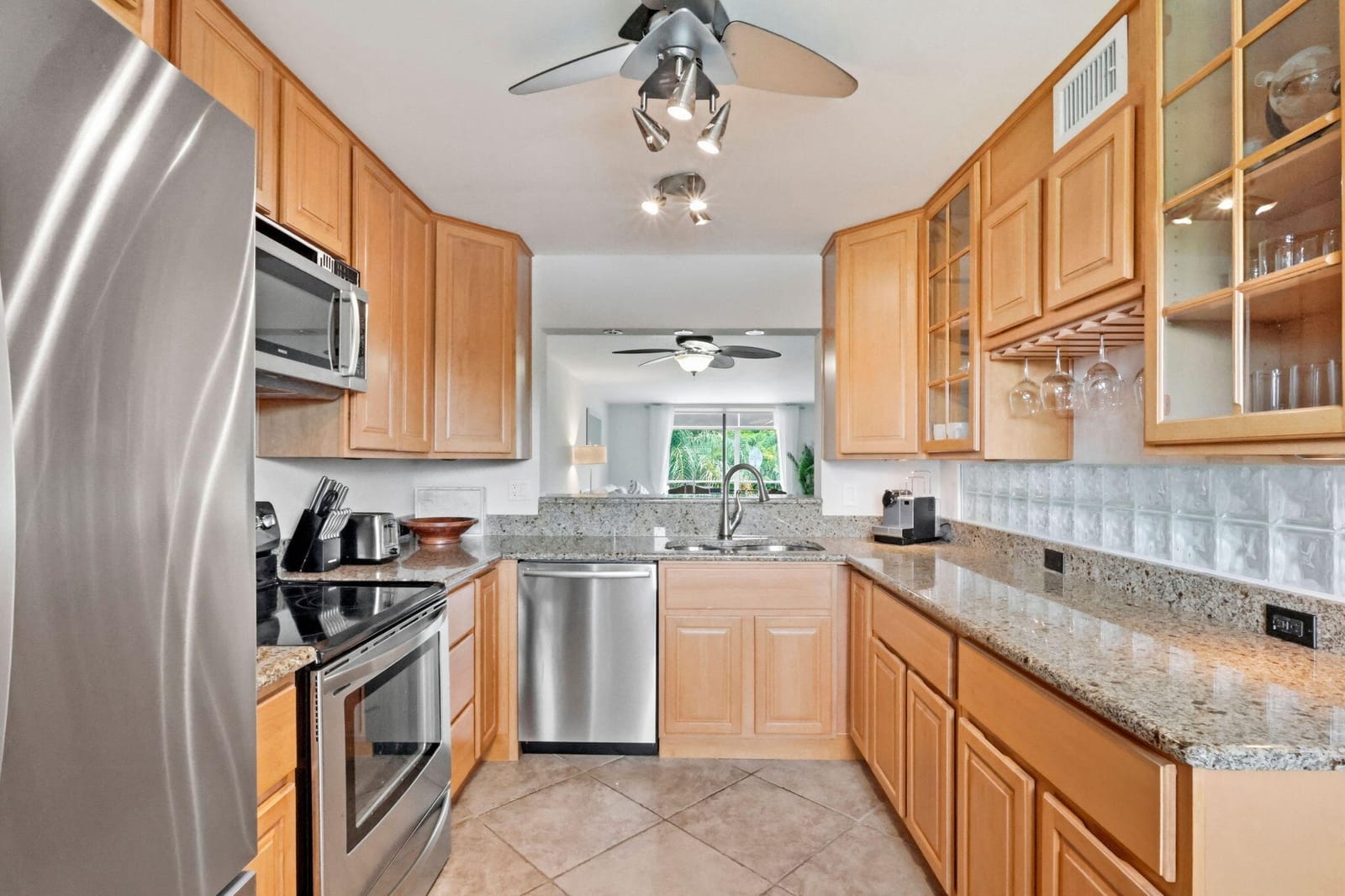 555 BANYAN TREE Lane E 410 — photo 7