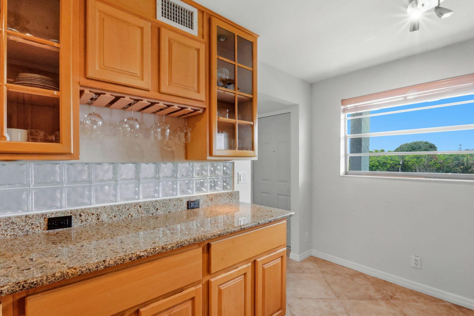 555 BANYAN TREE Lane E 410 — photo 8