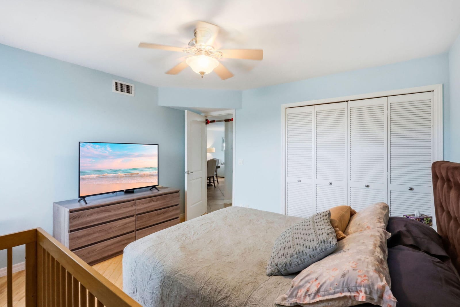 555 BANYAN TREE Lane E 410 — photo 10
