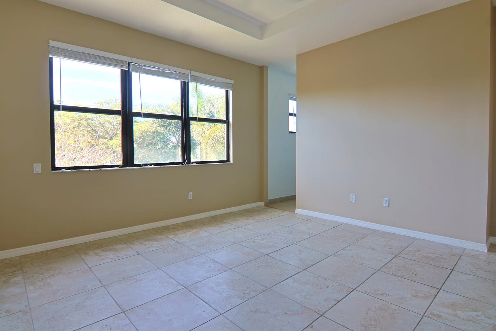 634 NE 193RD Terrace — photo 11
