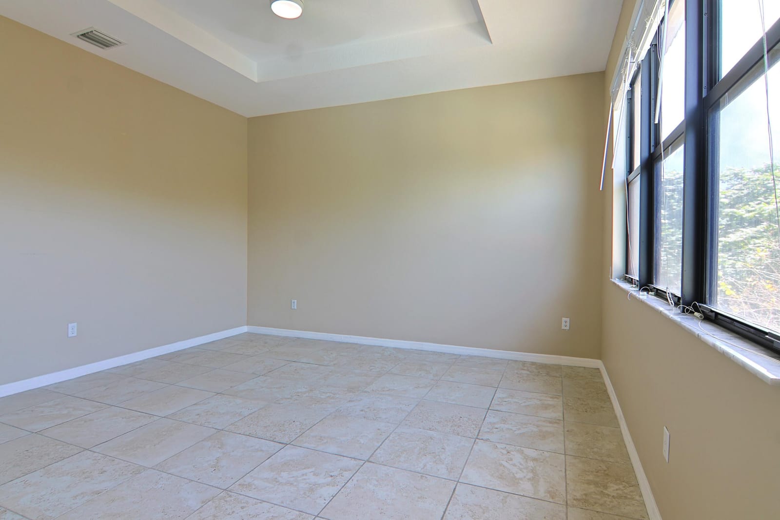 634 NE 193RD Terrace — photo 12