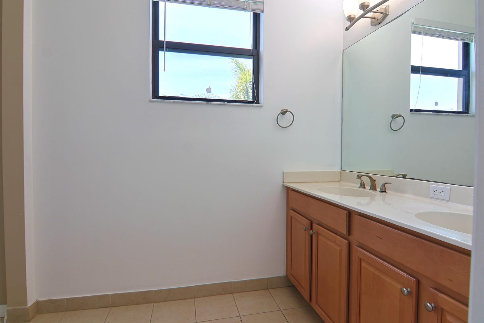 634 NE 193RD Terrace, Miami, FL 33179 photo 13