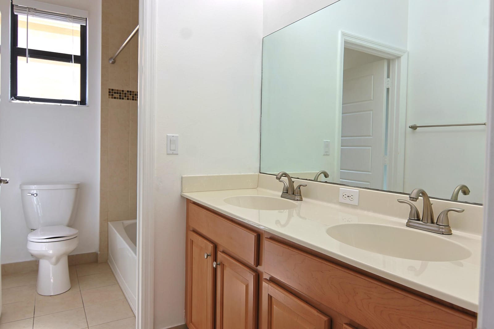 634 NE 193RD Terrace, Miami, FL 33179 photo 18
