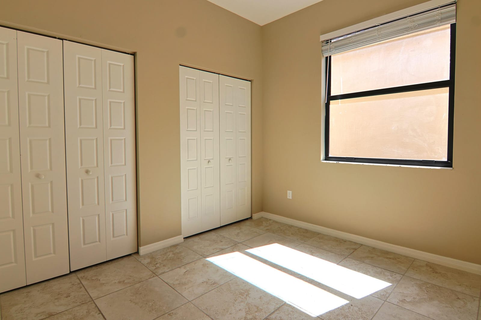 634 NE 193RD Terrace, Miami, FL 33179 photo 22