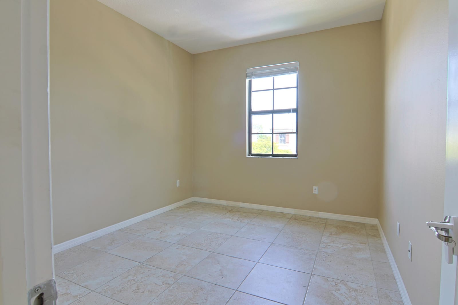 634 NE 193RD Terrace, Miami, FL 33179 photo 26