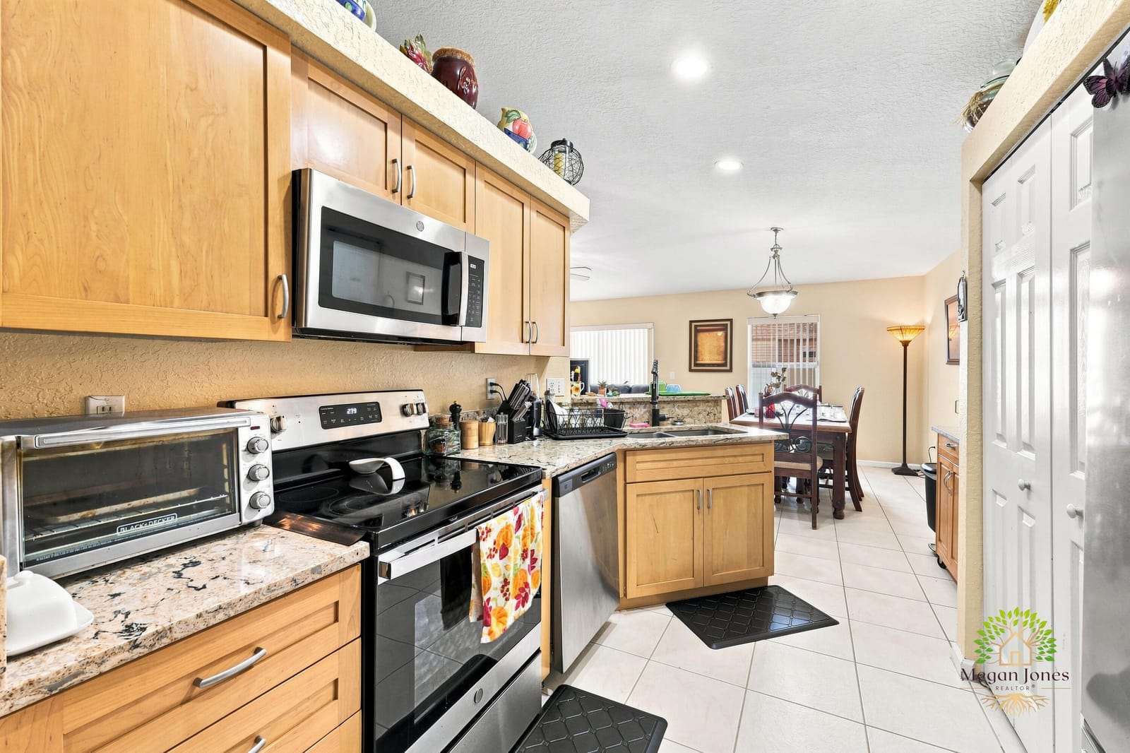5863 AZALEA Circle — photo 8