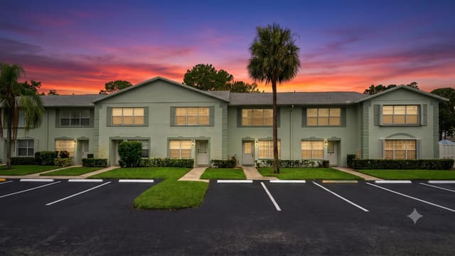 3714 Savoy Lane F, West Palm Beach, FL 33417