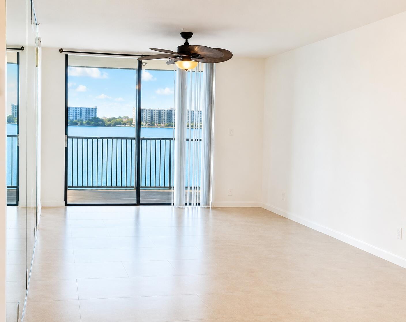 115 Lake Emerald Drive 210 — photo 4