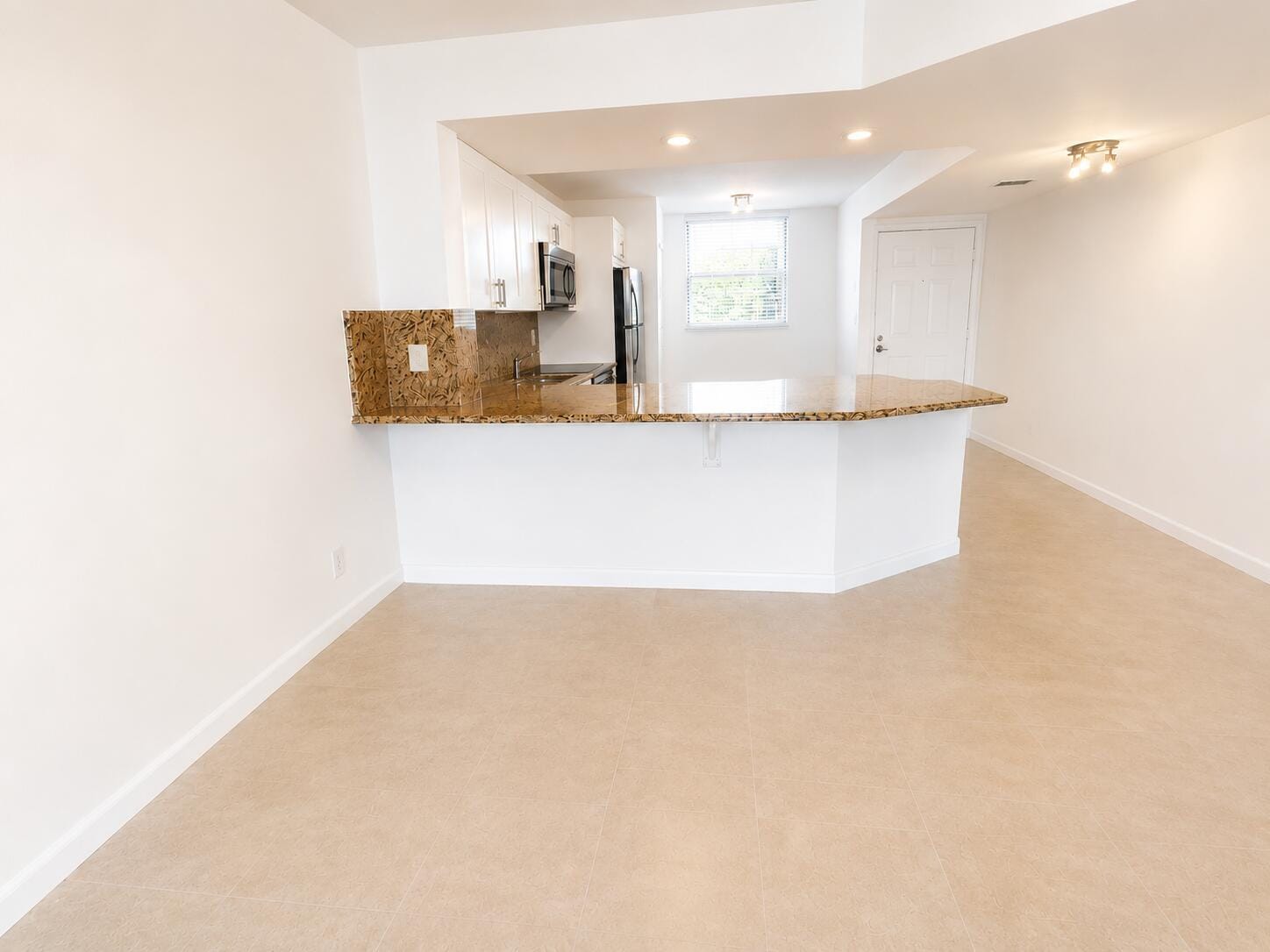 115 Lake Emerald Drive 210 — photo 5