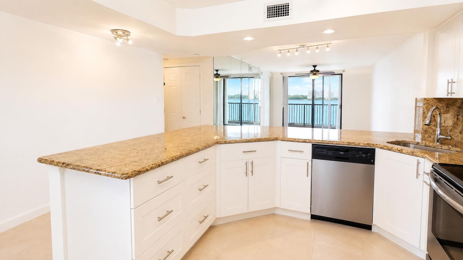 115 Lake Emerald Drive 210 — photo 6