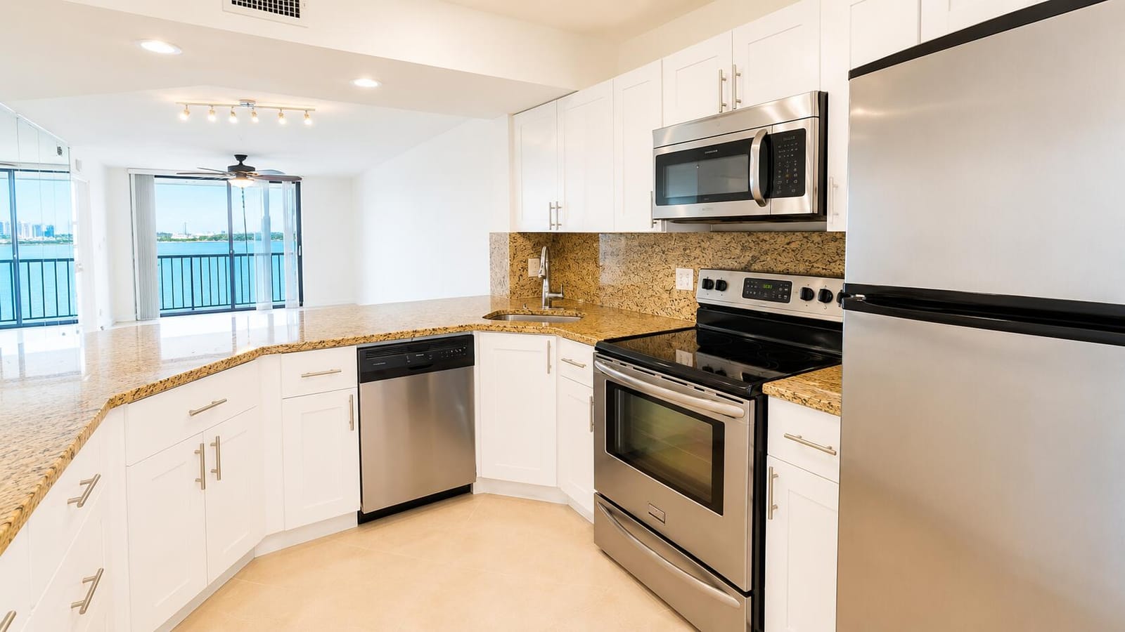 115 Lake Emerald Drive 210 — photo 8