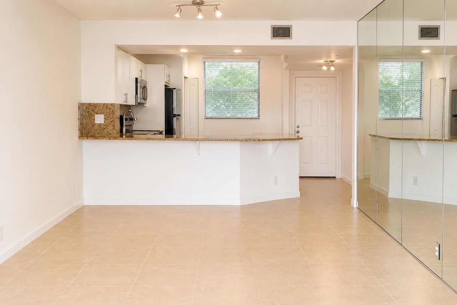 115 Lake Emerald Drive 210 — photo 9