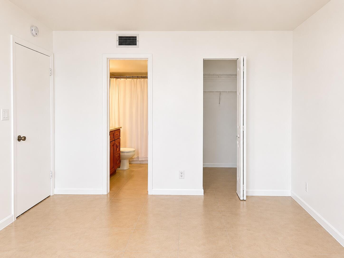 115 Lake Emerald Drive 210 — photo 10