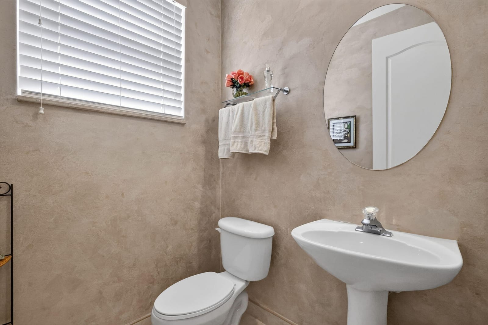 7067 VENETO Drive — photo 8