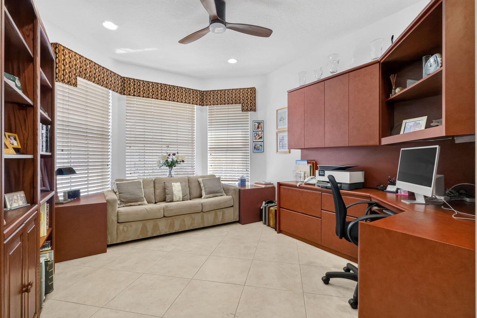 7067 VENETO Drive — photo 9