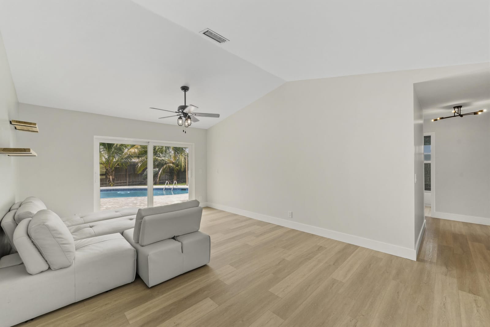 1127 NW 9th Street — photo 7