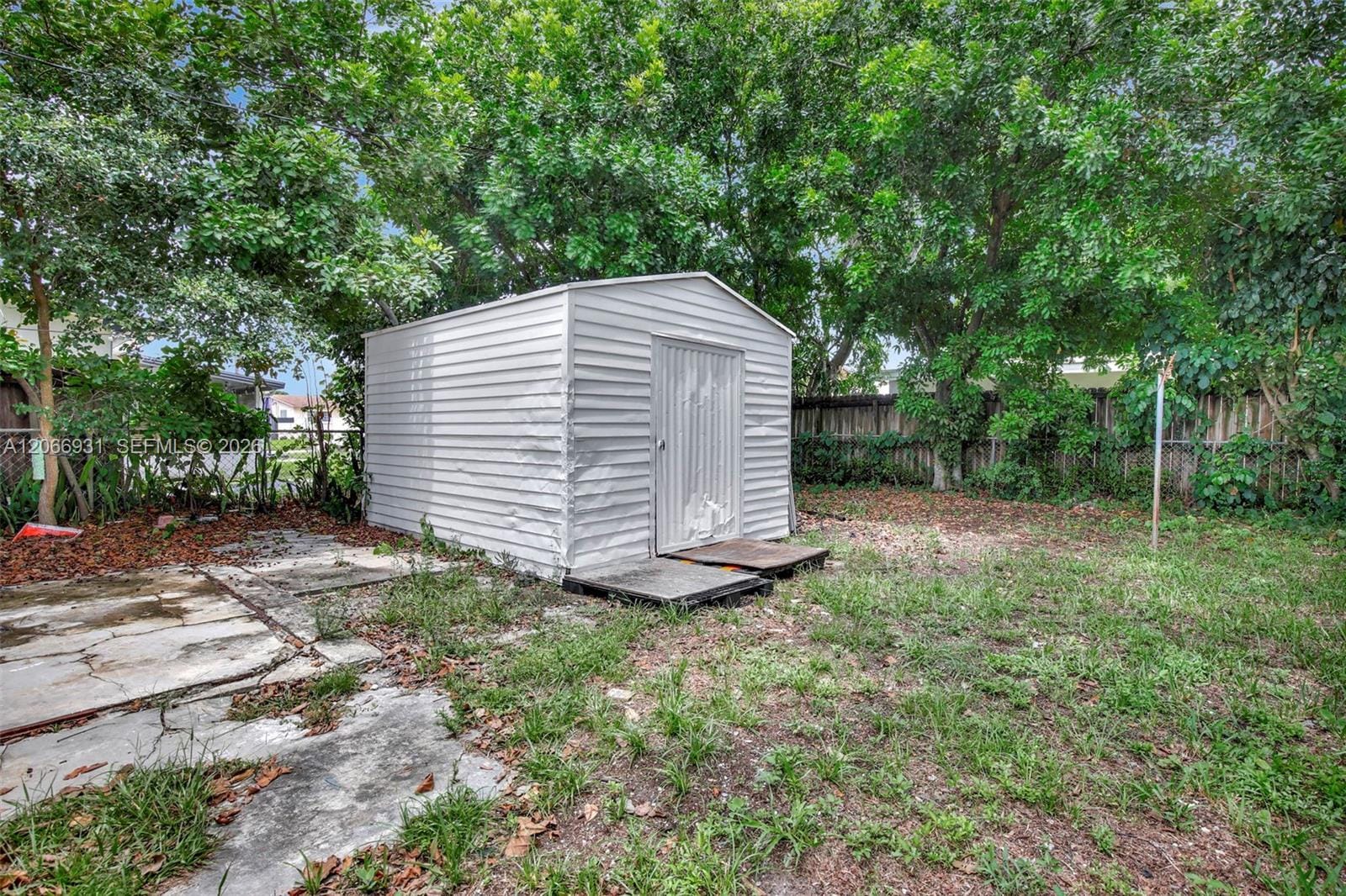 311 SW 68th Terrace, Pembroke Pines, FL 33023 photo 22
