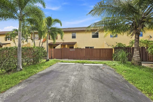 4408 NW 4TH Avenue, sold in Lake Island, Deerfield Beach, FL