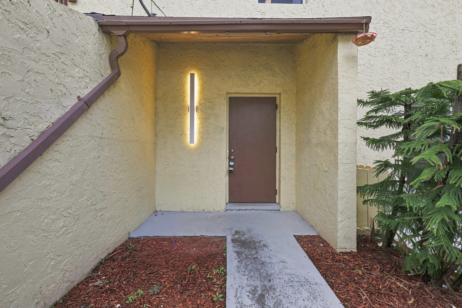 4408 NW 4TH Avenue — photo 2