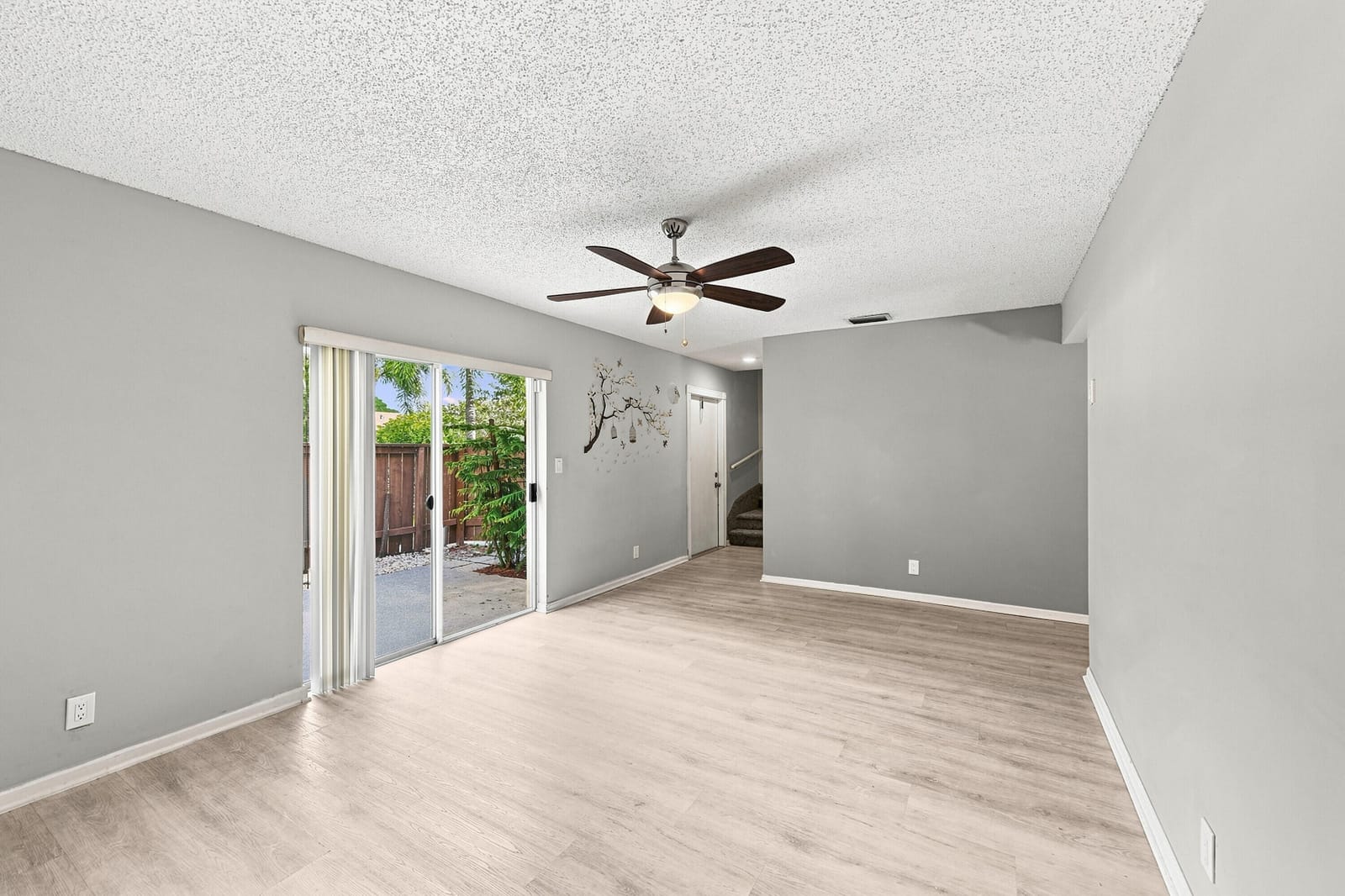 4408 NW 4TH Avenue — photo 11