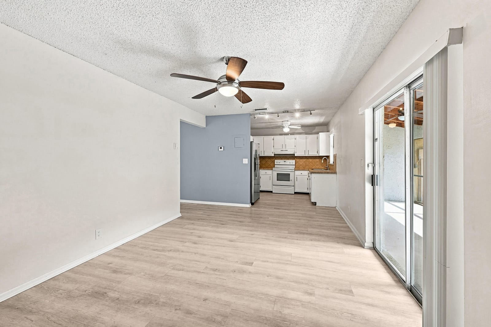 4408 NW 4TH Avenue — photo 8