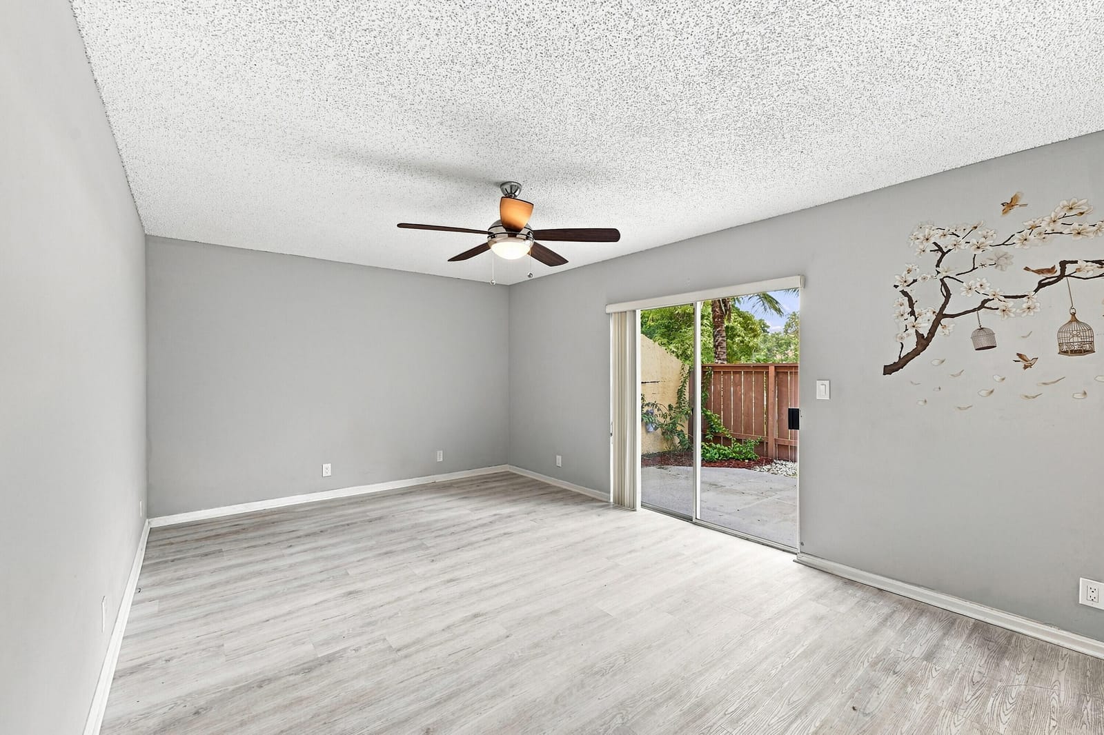 4408 NW 4TH Avenue — photo 9