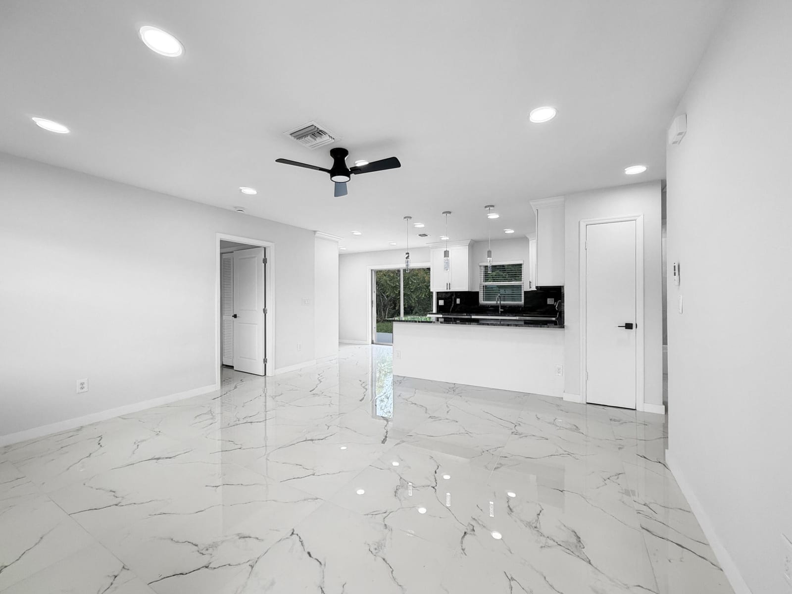 2030 NE 1st Lane — photo 5