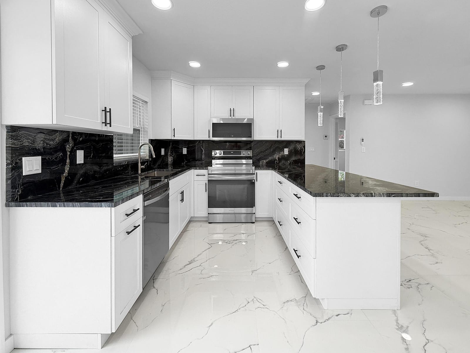2030 NE 1st Lane — photo 10