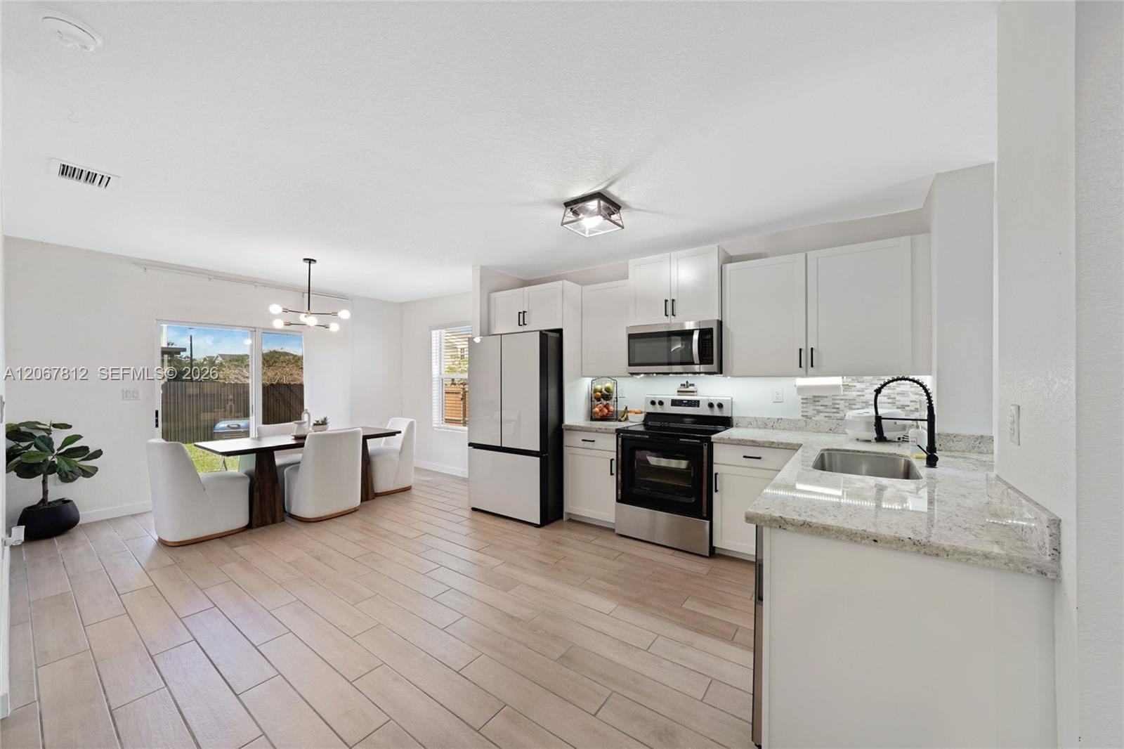 572 NE 6th Place, Homestead, FL 33034 photo 14
