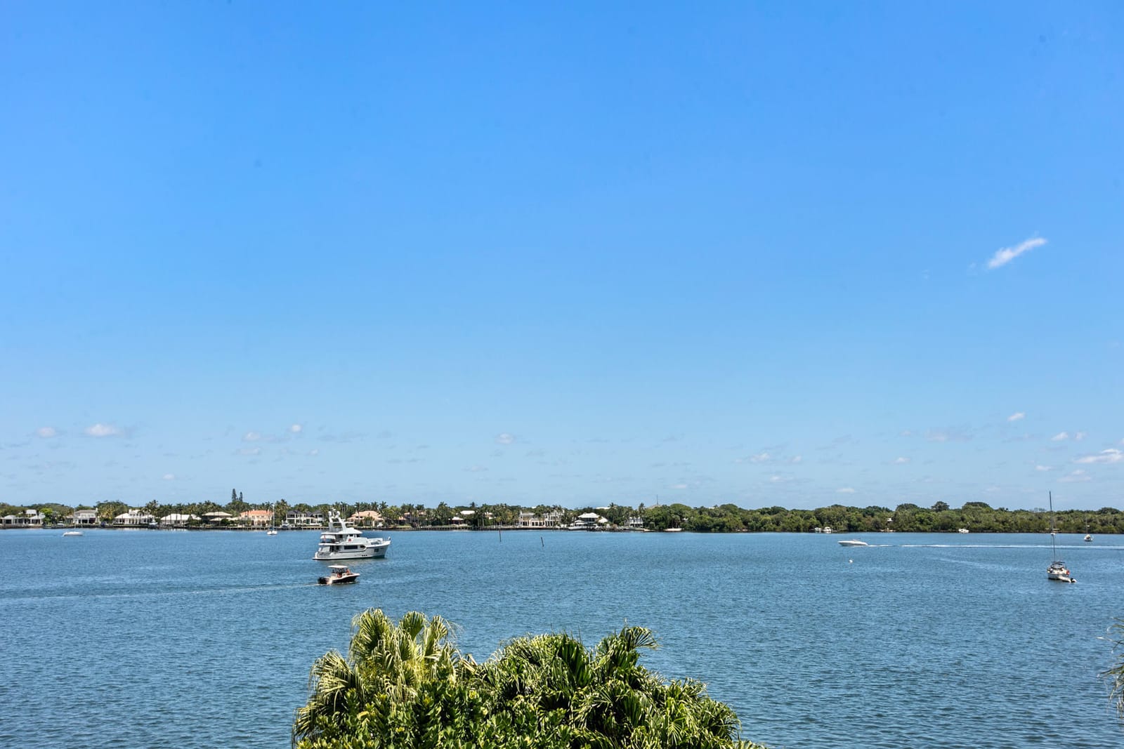 130 LAKESHORE Drive 322 — photo 5