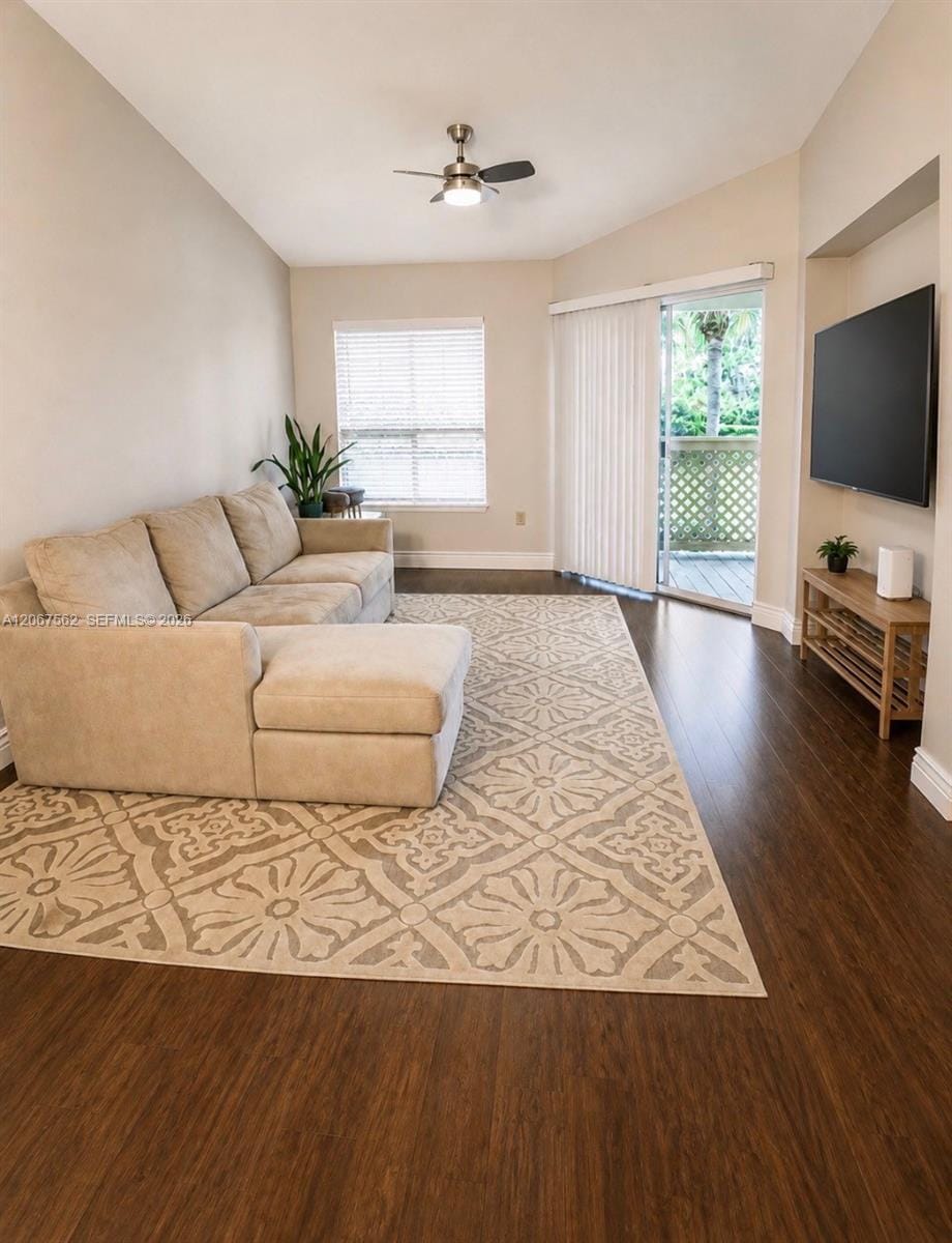 4847 Via Palm Lakes 1021 — photo 2