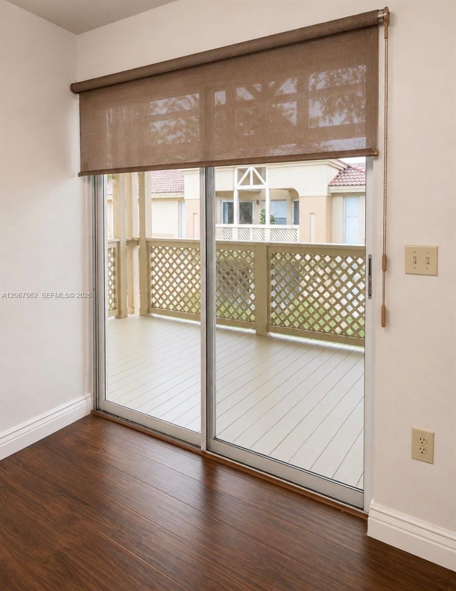 4847 Via Palm Lakes 1021 — photo 3