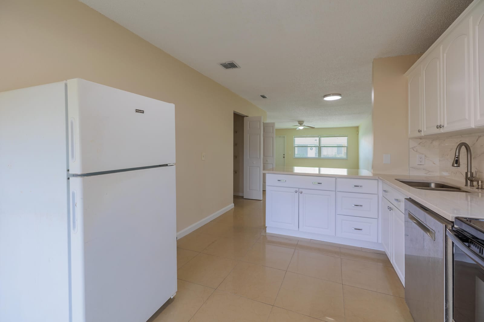 4755 ORLEANS Court B — photo 9