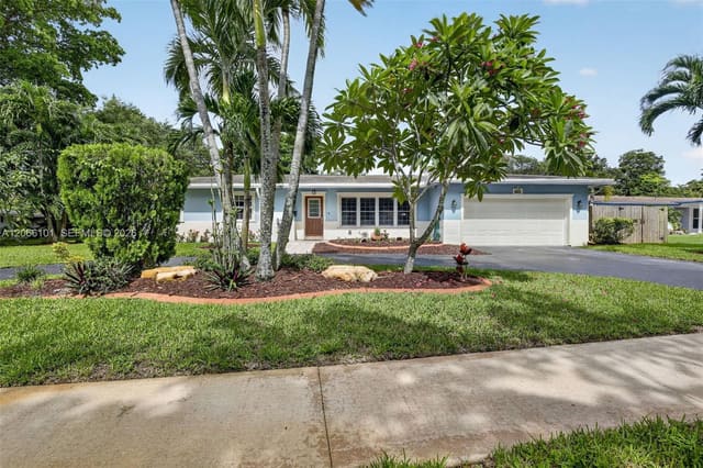 801 Ixora Lane, Plantation, FL 33317