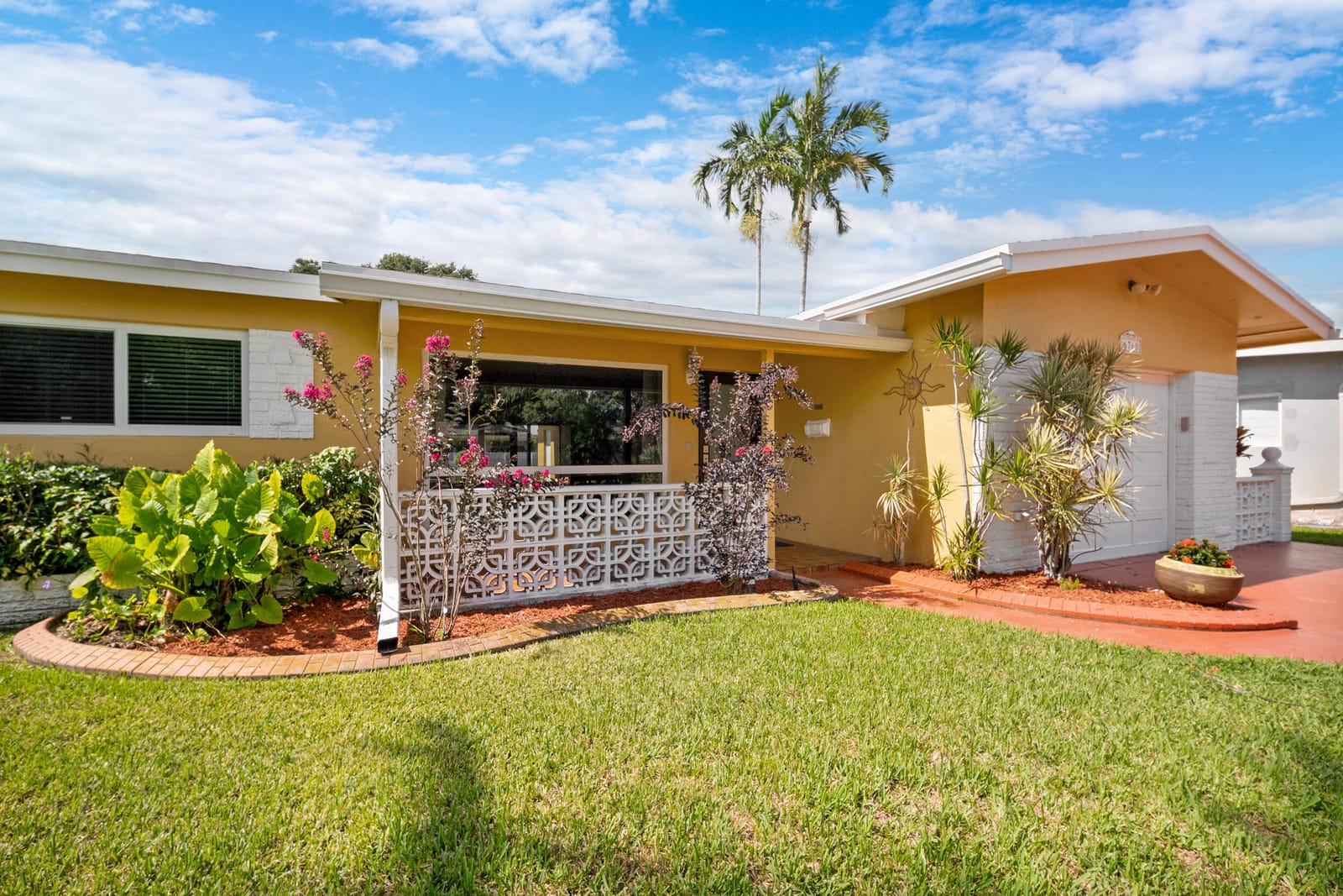 6760 SW 11TH Street, Pembroke Pines, FL 33023 photo 2
