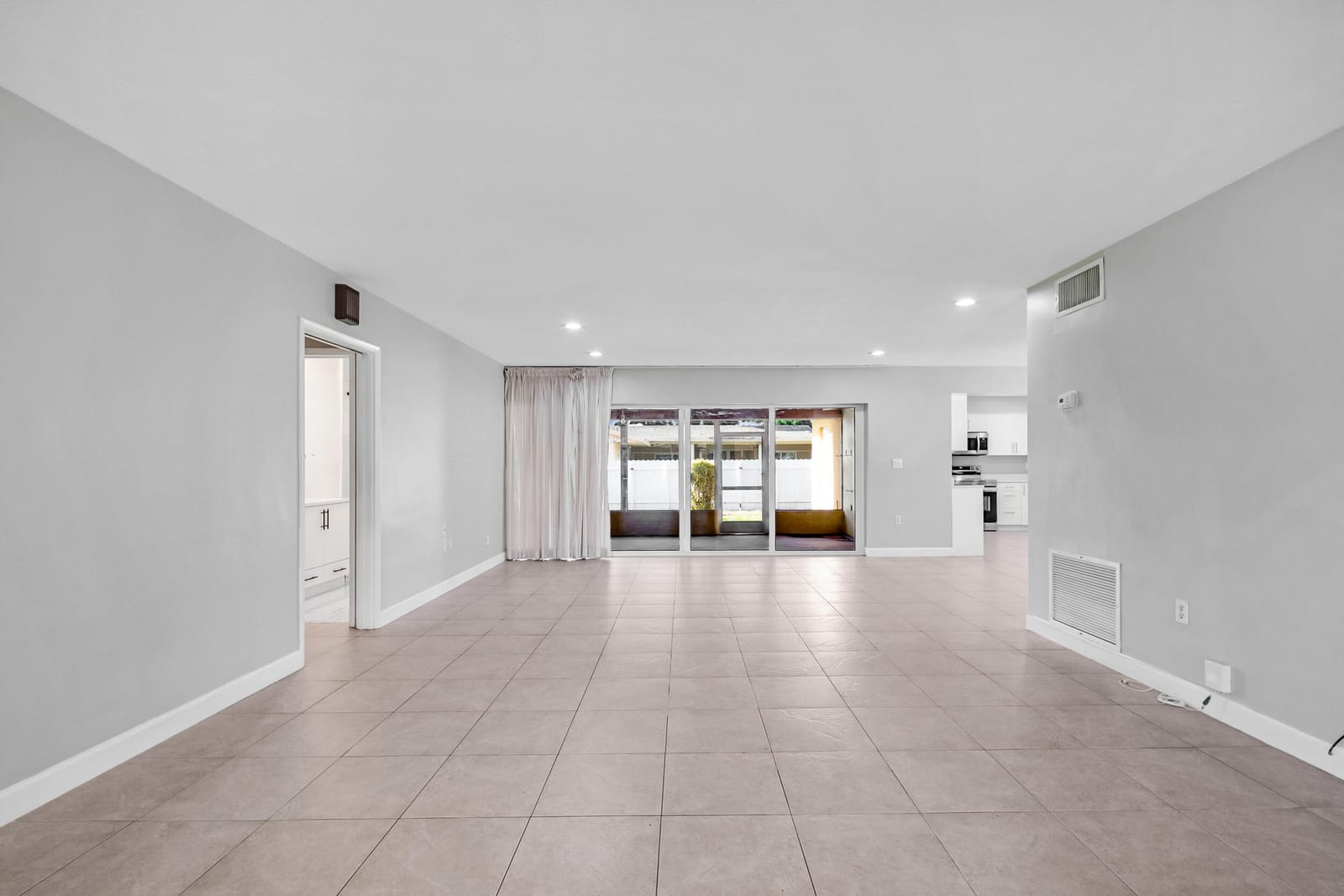 6760 SW 11TH Street, Pembroke Pines, FL 33023 photo 11